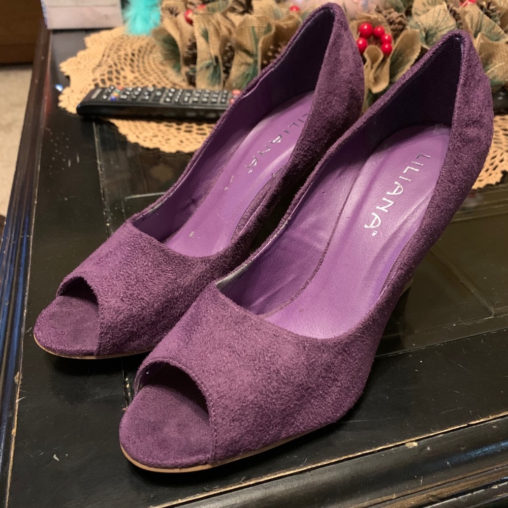 Liana purple pumps size 7. Worn one time.
